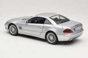 Mercedes SL55 AMG R230 Sudrabs Maisto 1:18 36894 Metāls — attēls 7 no 8