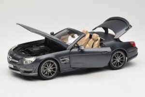 Mercedes SL65 AMG Black Series R230 Matte Black Maisto 1:18 36198 Metāls — attēls 2 no 8
