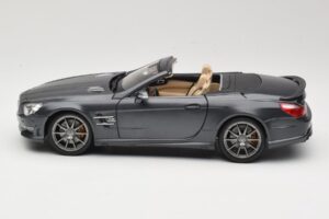 Mercedes SL65 AMG Black Series R230 Matte Black Maisto 1:18 36198 Metāls — attēls 4 no 8