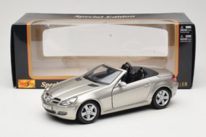 Mercedes SLK R171 Gaišs Bronzas Metalik Maisto 1:18 31674-R1 Metāls — attēls 8 no 8
