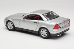 Mercedes SLK R170 Roadster Sudrabs Maisto 1:18 31674 Metāls — attēls 4 no 9
