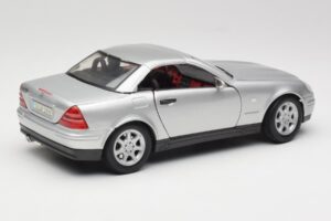 Mercedes SLK R170 Roadster Sudrabs Maisto 1:18 31674 Metāls — attēls 5 no 9