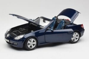 Mercedes SLK R171 Zils Maisto 1:18 B66962190 Metāls — attēls 2 no 8