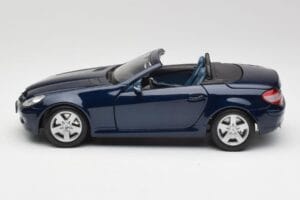 Mercedes SLK R171 Zils Maisto 1:18 B66962190 Metāls — attēls 4 no 8