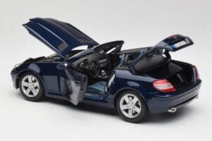 Mercedes SLK R171 Zils Maisto 1:18 B66962190 Metāls — attēls 5 no 8