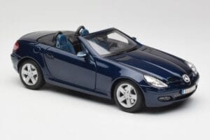 Mercedes SLK R171 Zils Maisto 1:18 B66962190 Metāls — attēls 6 no 8