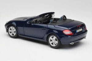 Mercedes SLK R171 Zils Maisto 1:18 B66962190 Metāls — attēls 7 no 8