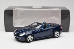 Mercedes SLK R171 Zils Maisto 1:18 B66962190 Metāls — attēls 8 no 8