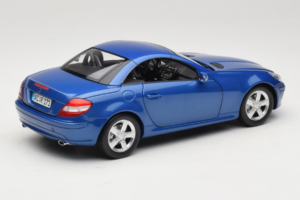 Mercedes SLK R171 Blue Metallic Minichamps 1:18 100033131 Metāls — attēls 4 no 11