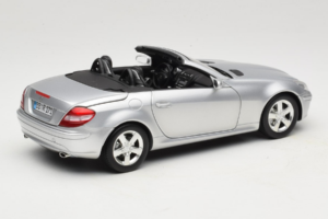 Mercedes SLK R171 Sudrabs Minichamps 1:18 B66962318 Metāls — attēls 3 no 9
