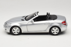 Mercedes SLK R171 Sudrabs Minichamps 1:18 B66962318 Metāls — attēls 4 no 9