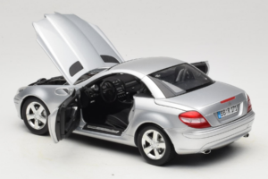 Mercedes SLK R171 Sudrabs Minichamps 1:18 B66962318 Metāls — attēls 5 no 9
