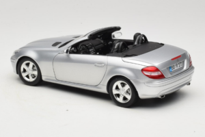 Mercedes SLK R171 Sudrabs Minichamps 1:18 B66962318 Metāls — attēls 8 no 9