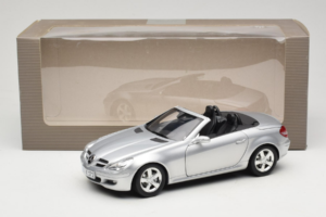 Mercedes SLK R171 Sudrabs Minichamps 1:18 B66962318 Metāls — attēls 9 no 9