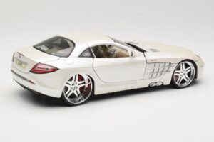 Mercedes SLR McLaren C199 Balts Maisto 1:18 31068 Metāls — attēls 3 no 8