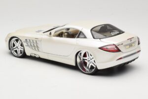 Mercedes SLR McLaren C199 Balts Maisto 1:18 31068 Metāls — attēls 7 no 8