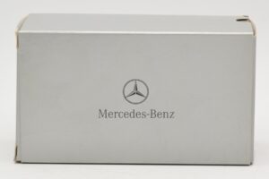 Mercedes SLR McLaren Crystal Silver Minichamps 1:43 B66961974 Metāls — attēls 4 no 4