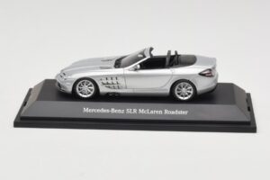 Mercedes SLR McLaren Roadster Crystal Laurit Silver Minichamps 1:43 B66961005 Metāls