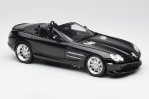 Mercedes SLR McLaren Roadster R199 Crystal Galaxit Melns Minichamps 1:18 B66961004 Metāls — attēls 6 no 8