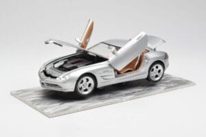 Mercedes SLR Vision Sudrabs Ierobežots Izdevums Ar Alumīnija Pamatni Bburago 1:18 B66962102 Metāls — attēls 2 no 8