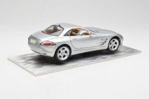 Mercedes SLR Vision Sudrabs Ierobežots Izdevums Ar Alumīnija Pamatni Bburago 1:18 B66962102 Metāls — attēls 3 no 8
