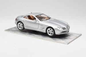 Mercedes SLR Vision Sudrabs Ierobežots Izdevums Ar Alumīnija Pamatni Bburago 1:18 B66962102 Metāls — attēls 6 no 8