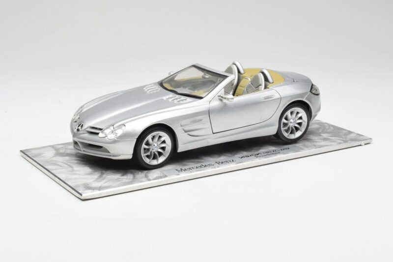 Mercedes SLR Vision Roadster Liquid Sudraba Maisto 1:18 B66963208 Metāls