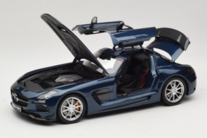 Mercedes SLS AMG Black Series Daytona Blue Metallic Minichamps 1:18 110033026 Metāls — attēls 2 no 8