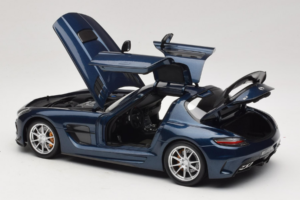 Mercedes SLS AMG Black Series Daytona Blue Metallic Minichamps 1:18 110033026 Metāls — attēls 5 no 8