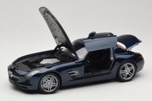 Mercedes SLS AMG C197 Blue Metallic Minichamps 1:18 100039021 Metāls — attēls 2 no 8