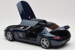Mercedes SLS AMG C197 Blue Metallic Minichamps 1:18 100039021 Metāls — attēls 5 no 8