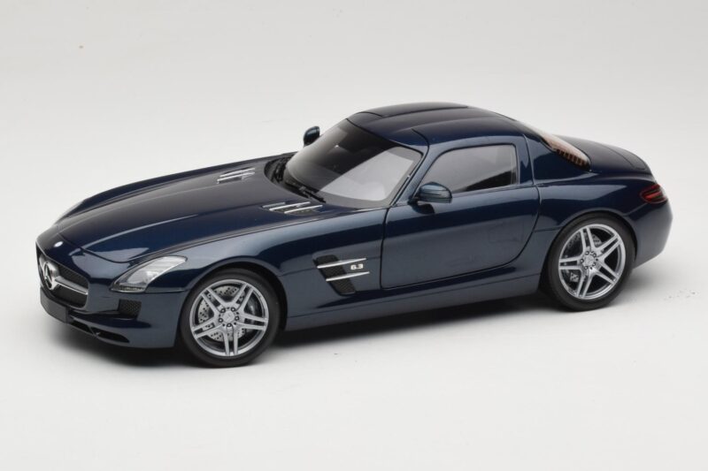Mercedes SLS AMG C197 Blue Metallic Minichamps 1:18 100039021 Metāls