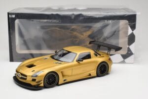 Mercedes AMG SLS C197 GT3 Street Zeltains Minichamps 1:18 151113106 Metāls — attēls 6 no 6