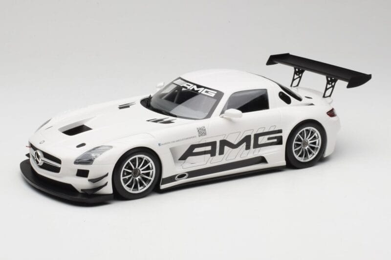 Mercedes AMG SLS C197 GT3 Street Balts Minichamps 1:18 151123107 Metāls