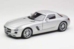 Mercedes SLS AMG C197 Iridium Sudrabs Minichamps 1:18 100039026 Metāls