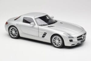 Mercedes SLS AMG C197 Iridium Sudrabs Minichamps 1:18 100039026 Metāls — attēls 6 no 8
