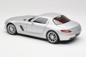 Mercedes SLS AMG C197 Iridium Sudrabs Minichamps 1:18 100039026 Metāls — attēls 7 no 8