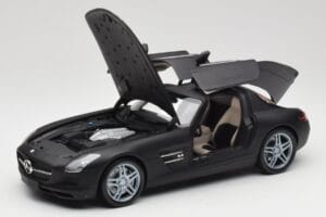 Mercedes SLS AMG C197 Matte Black Minichamps 1:18 100039027 Metāls — attēls 2 no 8
