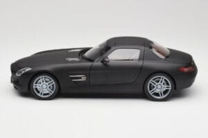 Mercedes SLS AMG C197 Matte Black Minichamps 1:18 100039027 Metāls — attēls 4 no 8