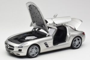 Mercedes SLS AMG C197 Matt Sudrabs Minichamps 1:18 100039029 Metāls — attēls 2 no 8