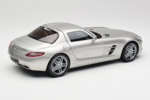 Mercedes SLS AMG C197 Matt Sudrabs Minichamps 1:18 100039029 Metāls — attēls 3 no 8