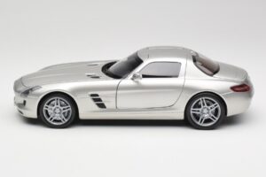 Mercedes SLS AMG C197 Matt Sudrabs Minichamps 1:18 100039029 Metāls — attēls 4 no 8