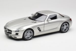 Mercedes SLS AMG C197 Matt Sudrabs Minichamps 1:18 100039029 Metāls
