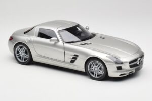 Mercedes SLS AMG C197 Matt Sudrabs Minichamps 1:18 100039029 Metāls — attēls 6 no 8