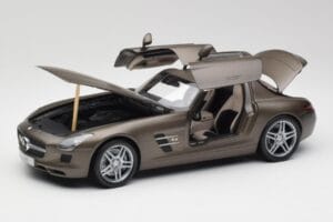 Mercedes SLS AMG C197 Monza Pelēks Minichamps 1:18 B66960044 Metāls — attēls 2 no 8