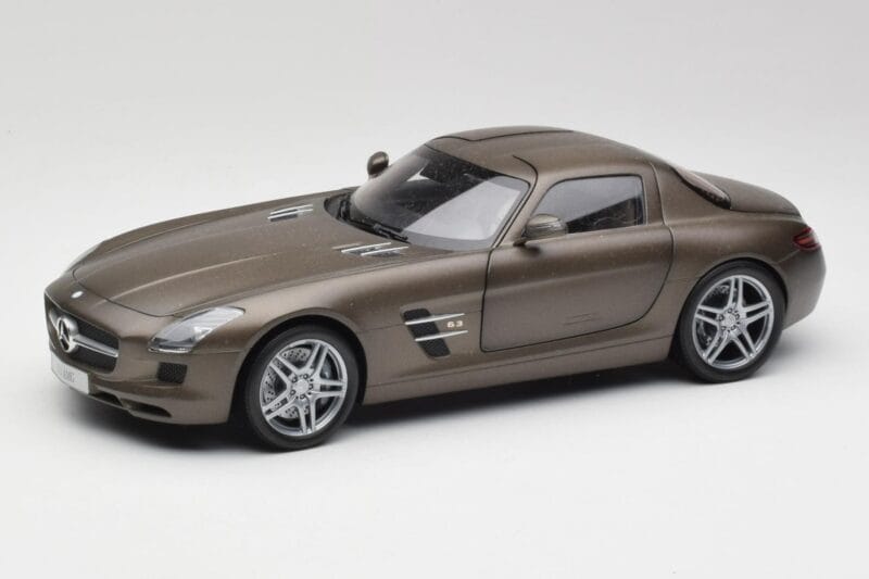 Mercedes SLS AMG C197 Monza Pelēks Minichamps 1:18 B66960044 Metāls