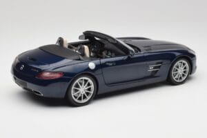 Mercedes SLS AMG R197 Roadster South Seas Zils Minichamps 1:18 100039031 Metāls — attēls 3 no 8