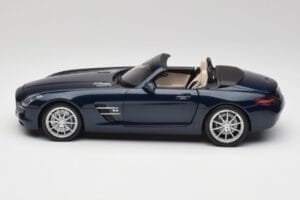 Mercedes SLS AMG R197 Roadster South Seas Zils Minichamps 1:18 100039031 Metāls — attēls 4 no 8