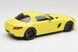 Mercedes SLS AMG C197 Dzeltens Minichamps 1:18 100039022 Metāls — attēls 3 no 8