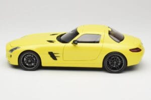 Mercedes SLS AMG C197 Dzeltens Minichamps 1:18 100039022 Metāls — attēls 4 no 8